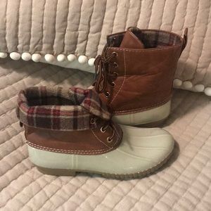 Cream/Plaid Duck Boots, Size 6.5